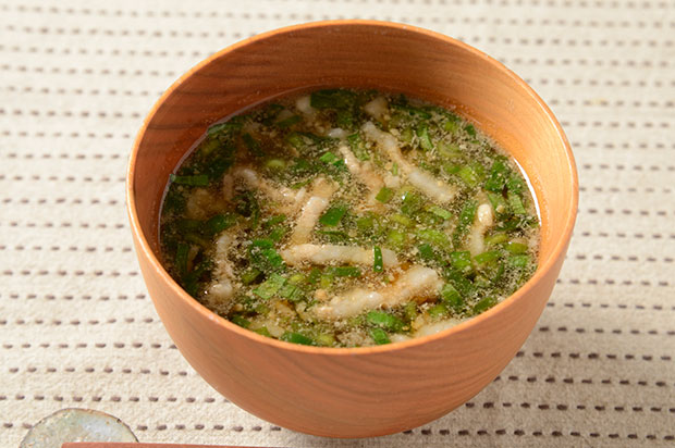 豚とにらのごま味噌汁